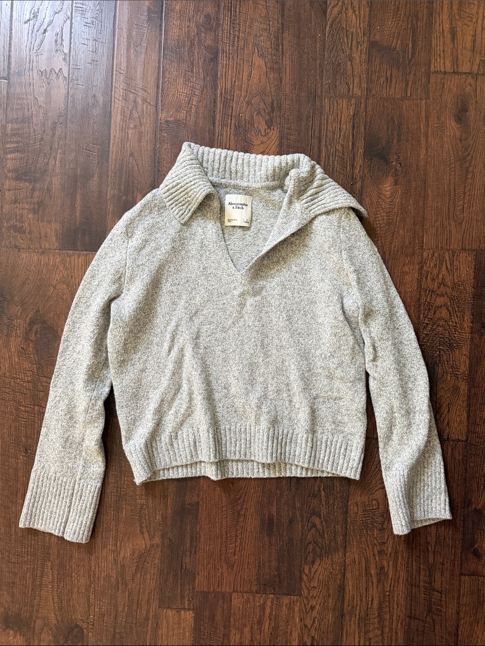 Abercrombie & Fitch Light Heather Gray V-Neck Shawl Collar Sweater
